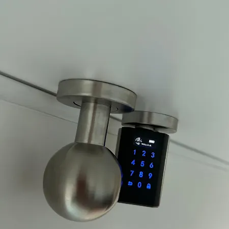 Kj Bis 10p-zentral-garten-wifi-parken-grill Lägenhet *