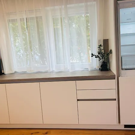 Lägenhet Kj Bis 10p-zentral-garten-wifi-parken-grill *
