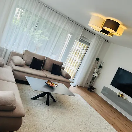 Lägenhet Kj Bis 10p-zentral-garten-wifi-parken-grill *