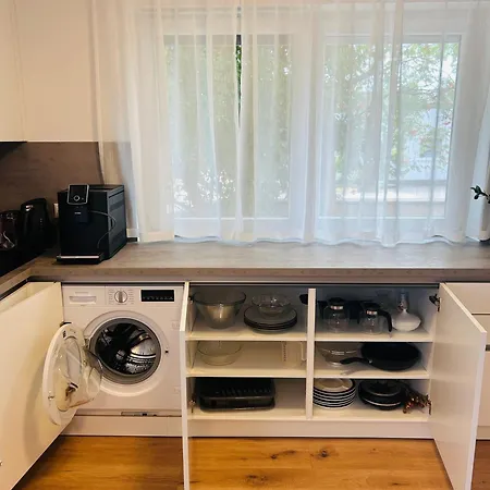 Kj Bis 10p-zentral-garten-wifi-parken-grill Lägenhet Augsburg