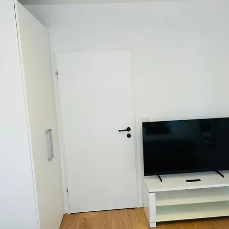 Kj Bis 10p-zentral-garten-wifi-parken-grill Lägenhet *